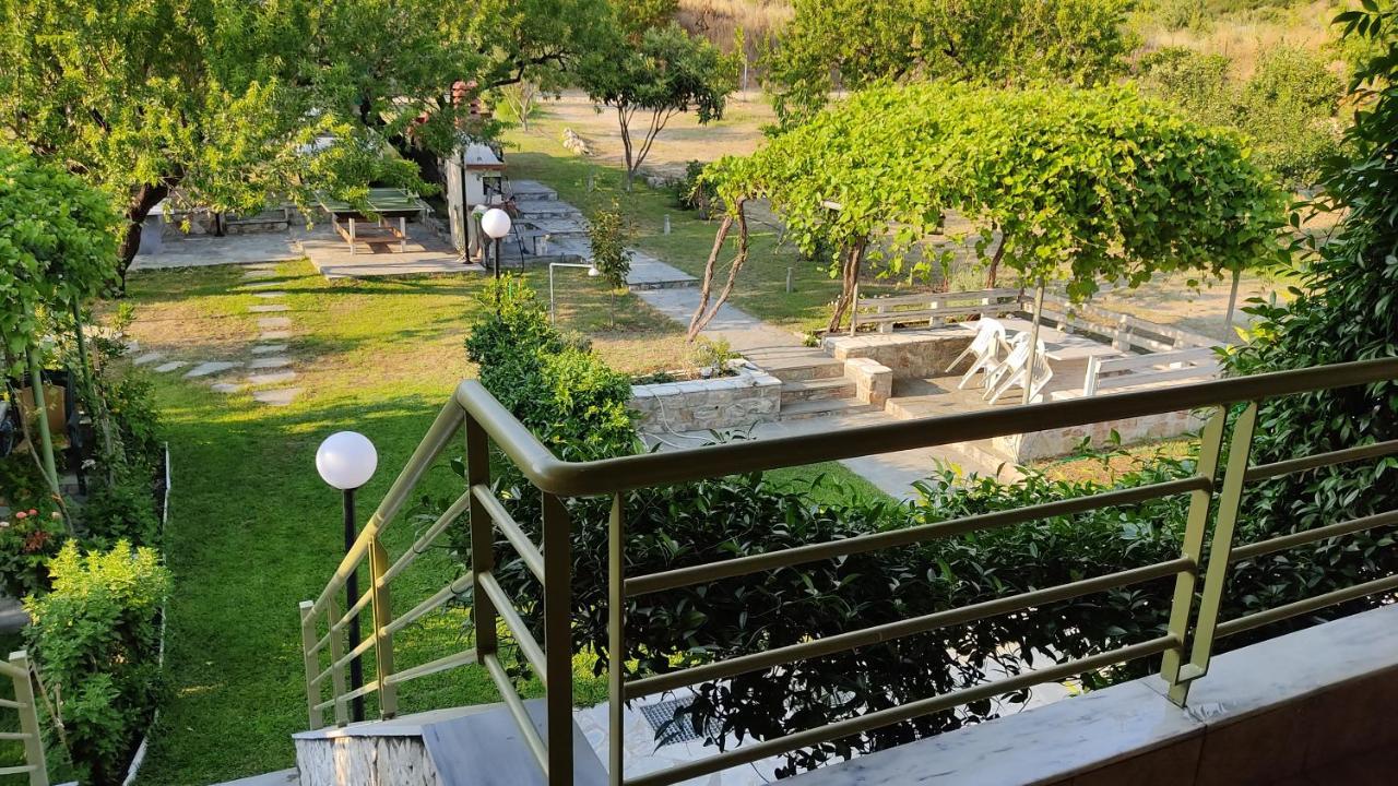 Asterias Maisonette & Apartments Karianí エクステリア 写真