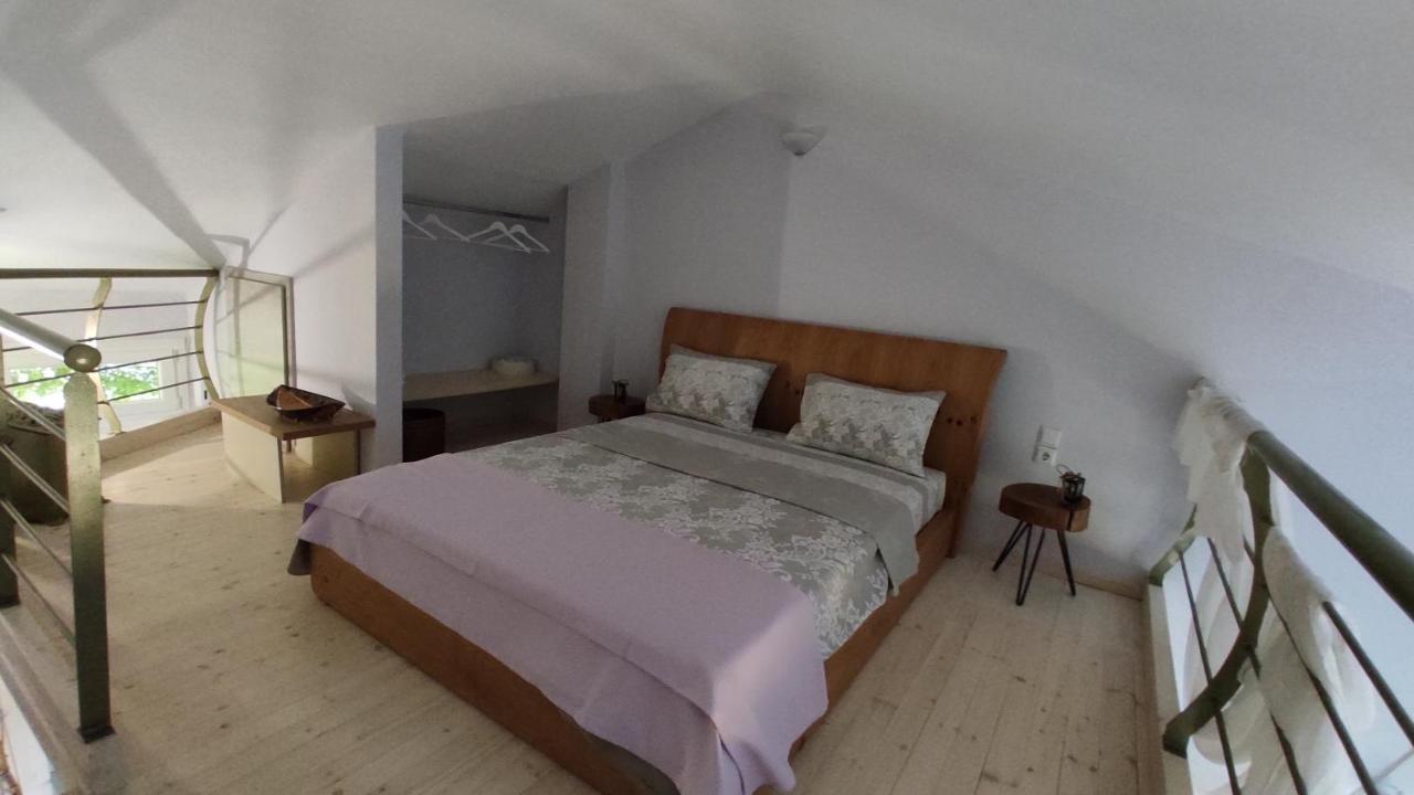 Asterias Maisonette & Apartments Karianí エクステリア 写真