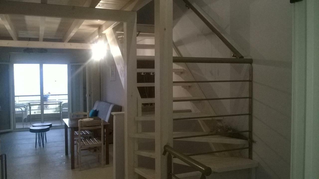 Asterias Maisonette & Apartments Karianí エクステリア 写真